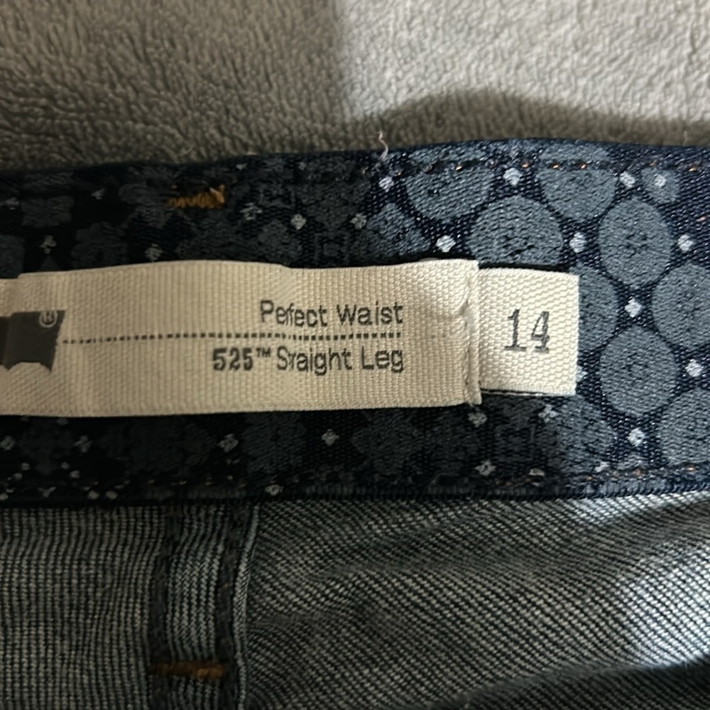 Levi’s Women’s Jeans - Picture 4 of 4